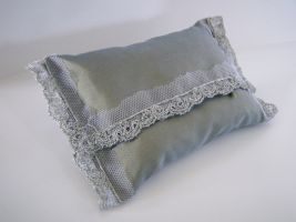 Made using 100% fine silk in pale blue and finished with a aged silver woven lace trim. Each French sachet is weighted and filled with fresh natural lavender from Provence. Offering a delicate scent.

 Price: &pound;11.16